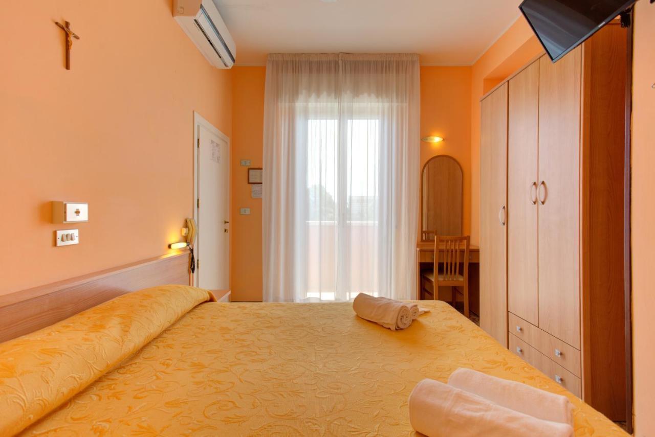 Hotel Nella 리미니 외부 사진