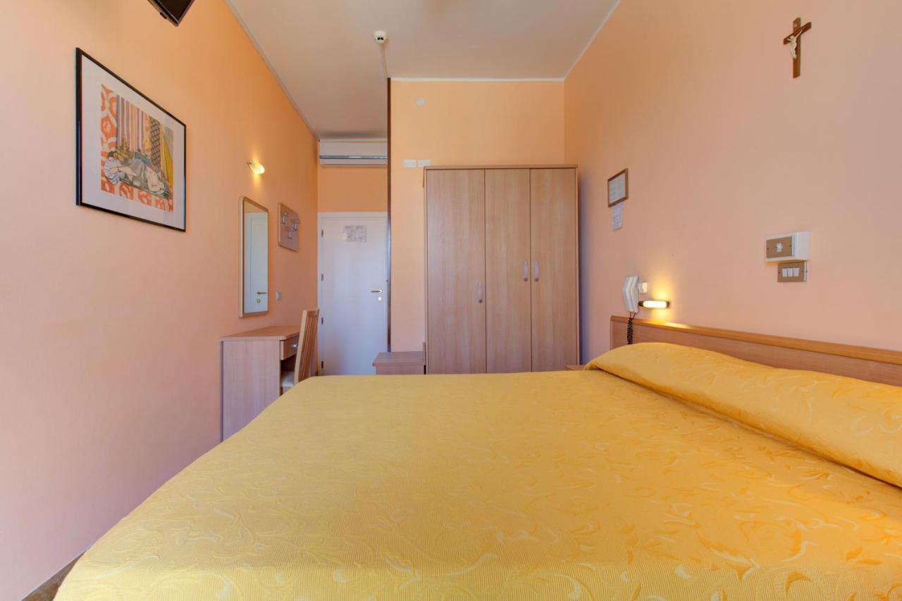 Hotel Nella 리미니 외부 사진